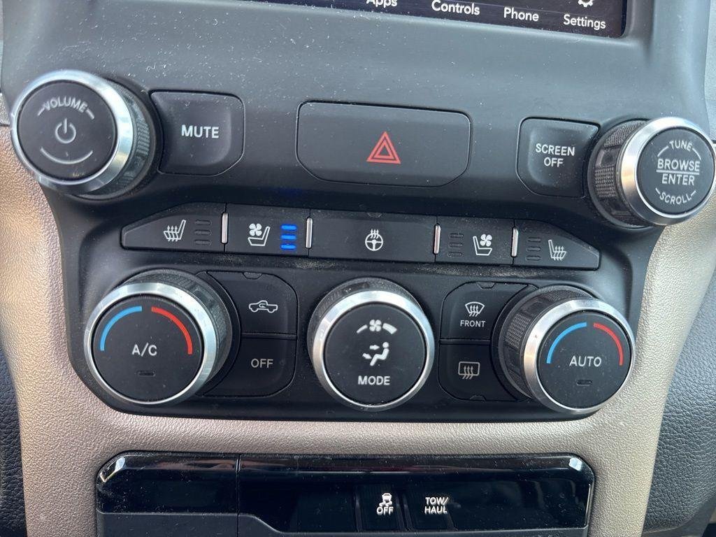 Used 2019 Diamond Black Ram Laramie image 6