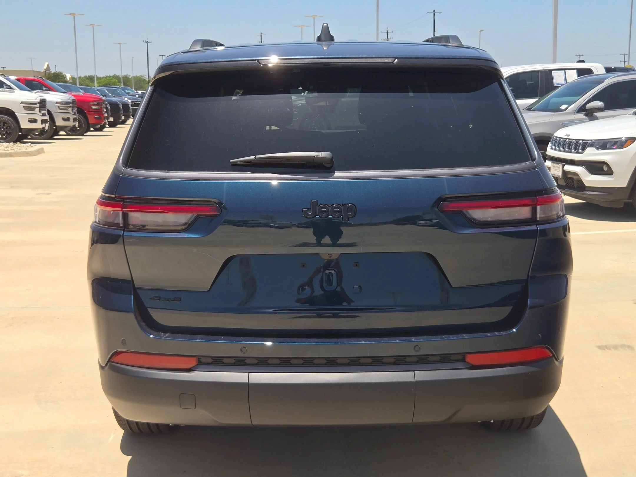 New 2026 Fathom Blue Pearlcoat Jeep Limited image 4