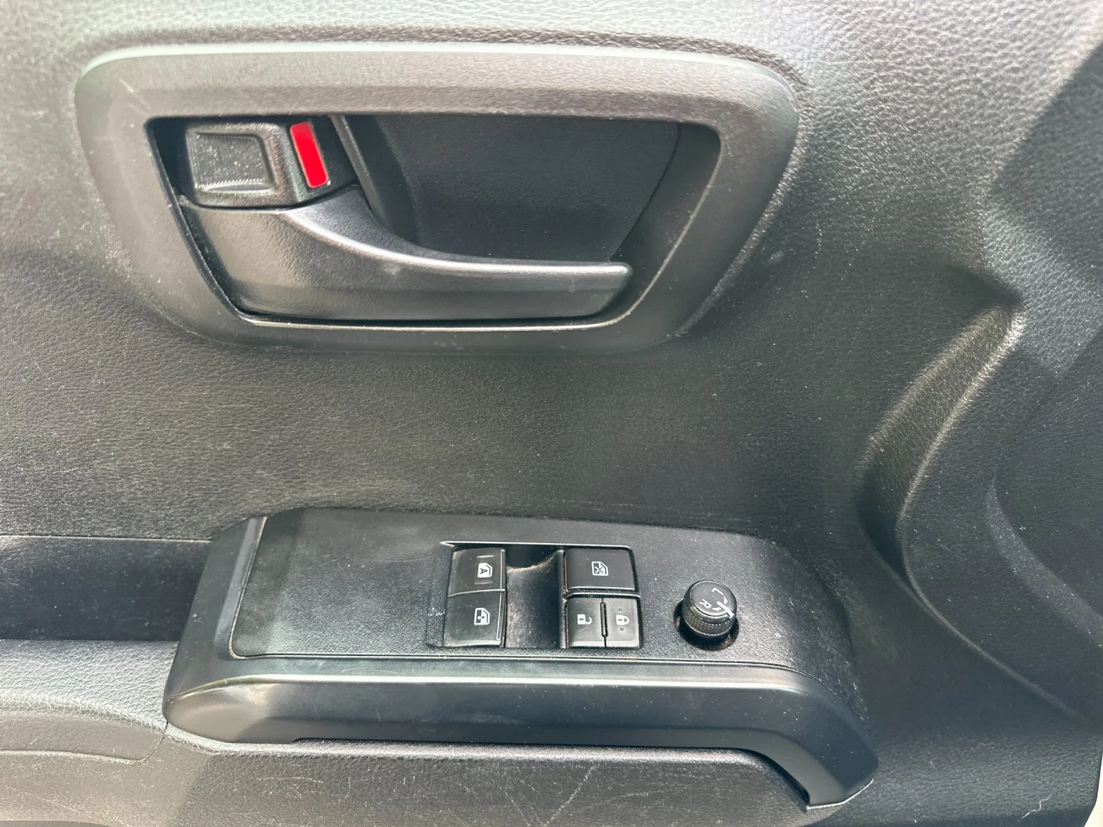 Used 2022 White Toyota SR image 10