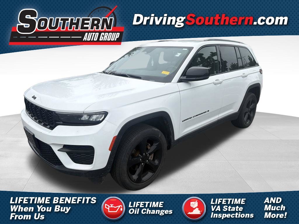 Used 2024 White Jeep Altitude image 1