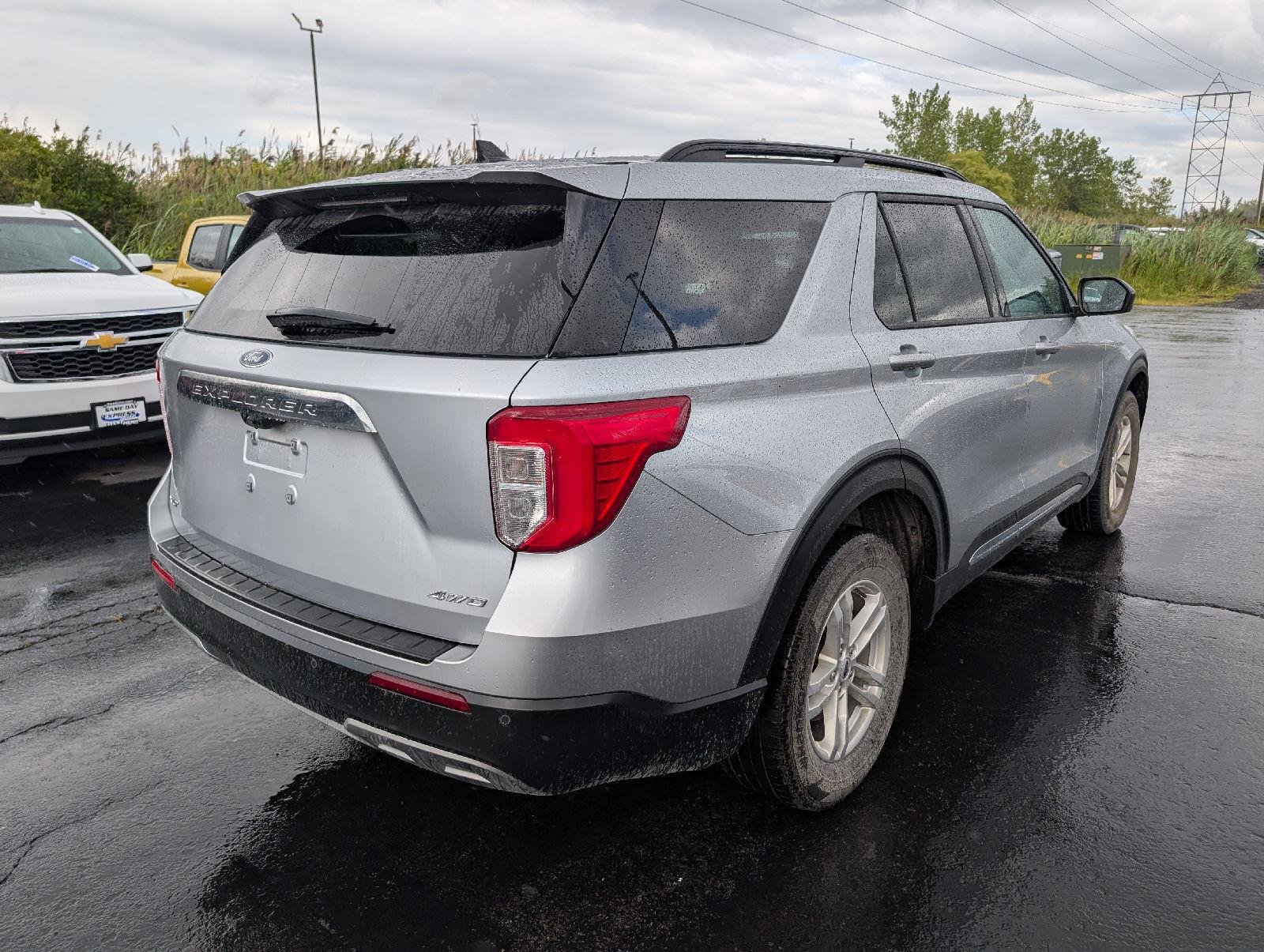 Used 2023 Iconic Silver Ford XLT image 10