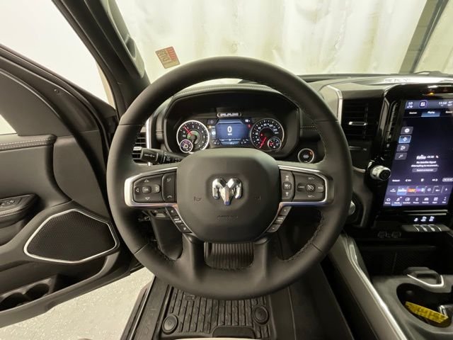 New 2026 Diamond Black Crystal Pearl-Coat Exterior Paint RAM Laramie image 12
