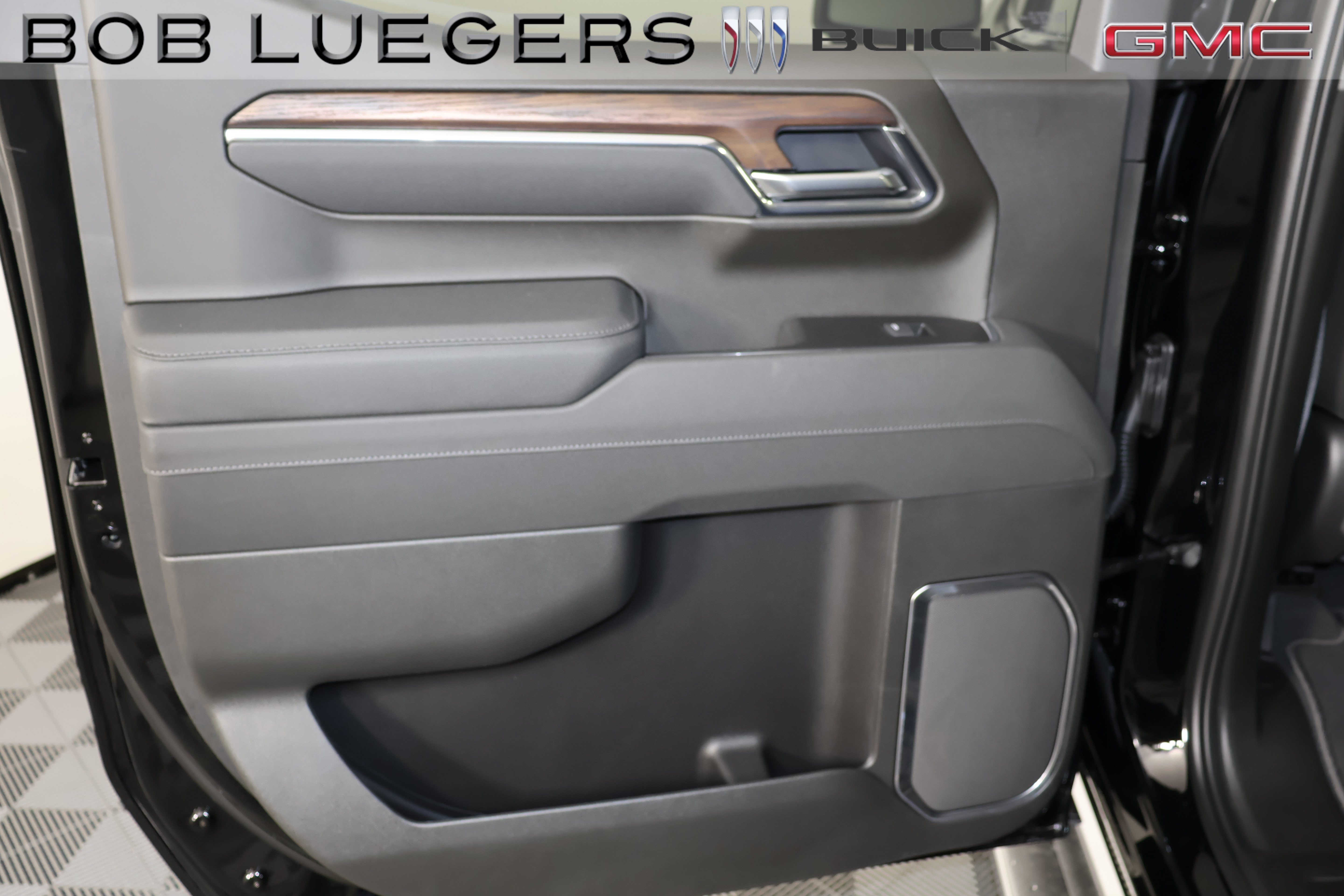 2026 GMC Sierra 1500 SLT - Photo 12