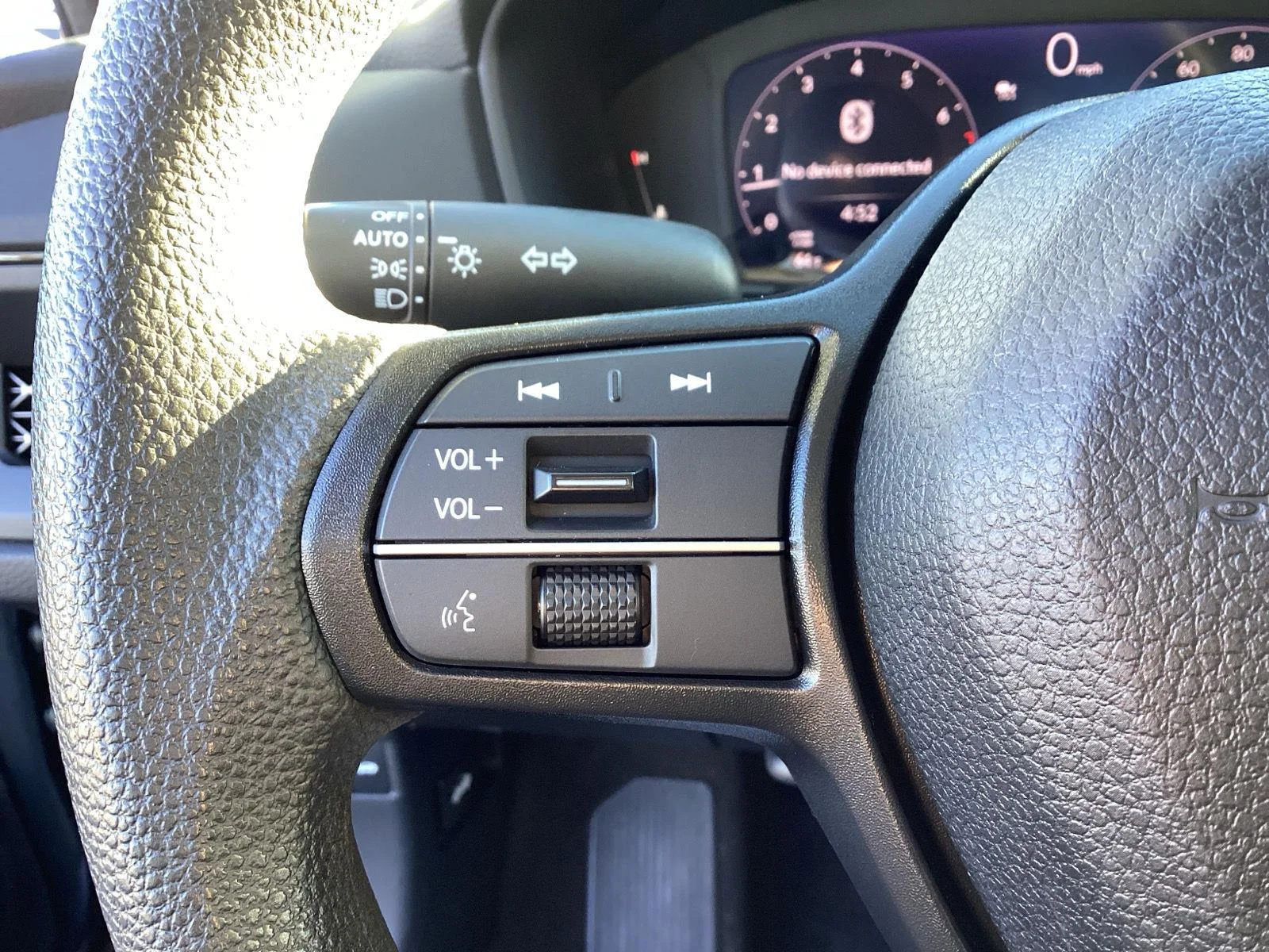 Used 2024 Meteorite Gray Metallic Honda LX image 18