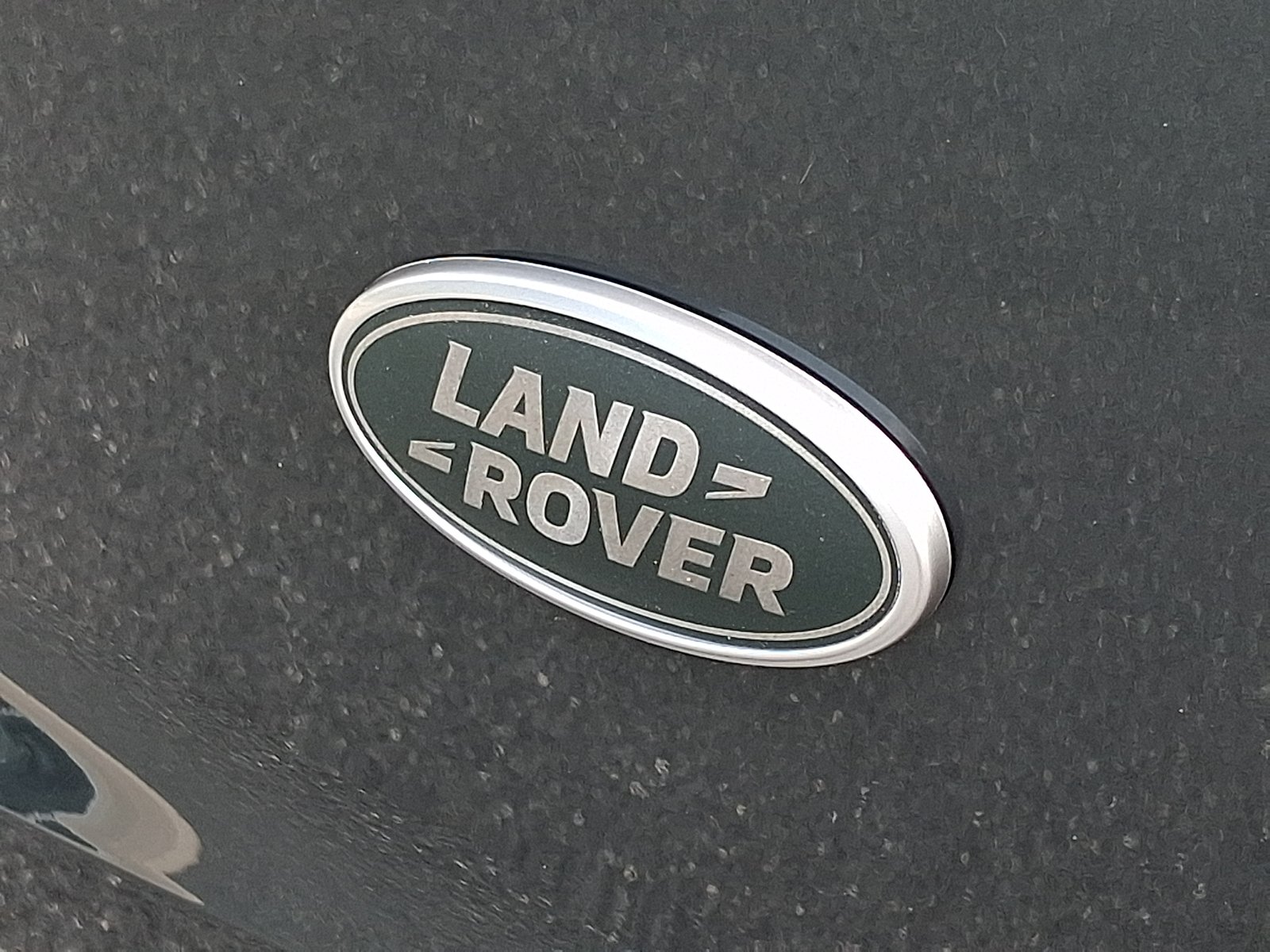Used 2023 Belgravia Green Metallic Land Rover P400 SE image 35
