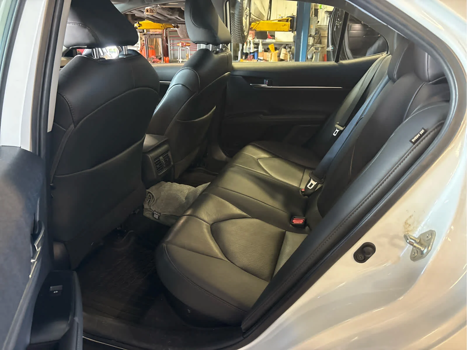 Used 2020 Wind Chill Pearl Toyota Hybrid XLE image 6