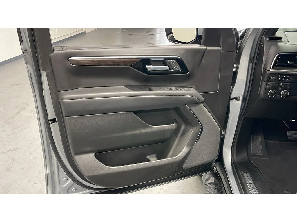 Used 2025 Sterling Gray Metallic Chevrolet Z71 image 14