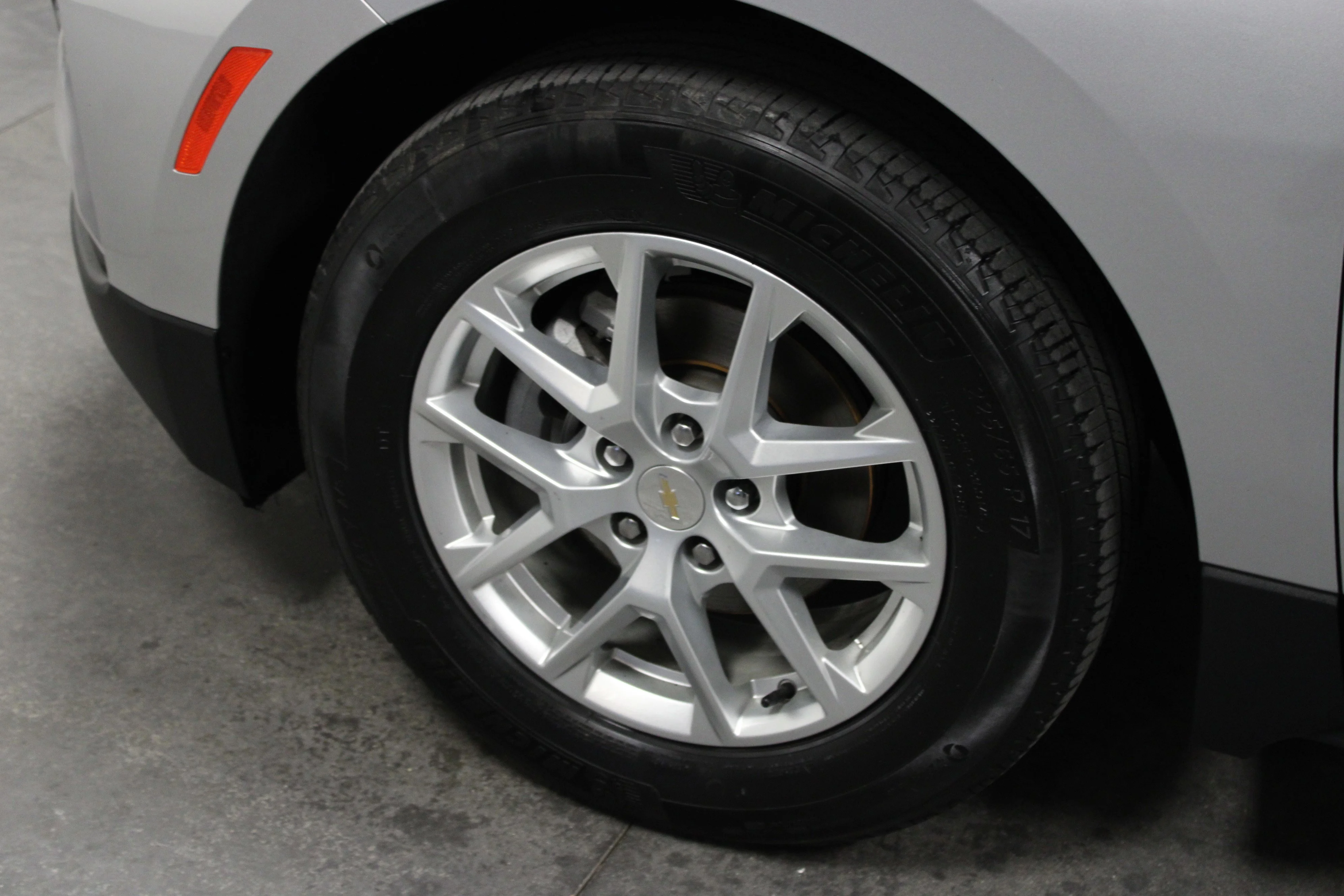 Used 2022 Silver Ice Metallic Chevrolet LT image 10