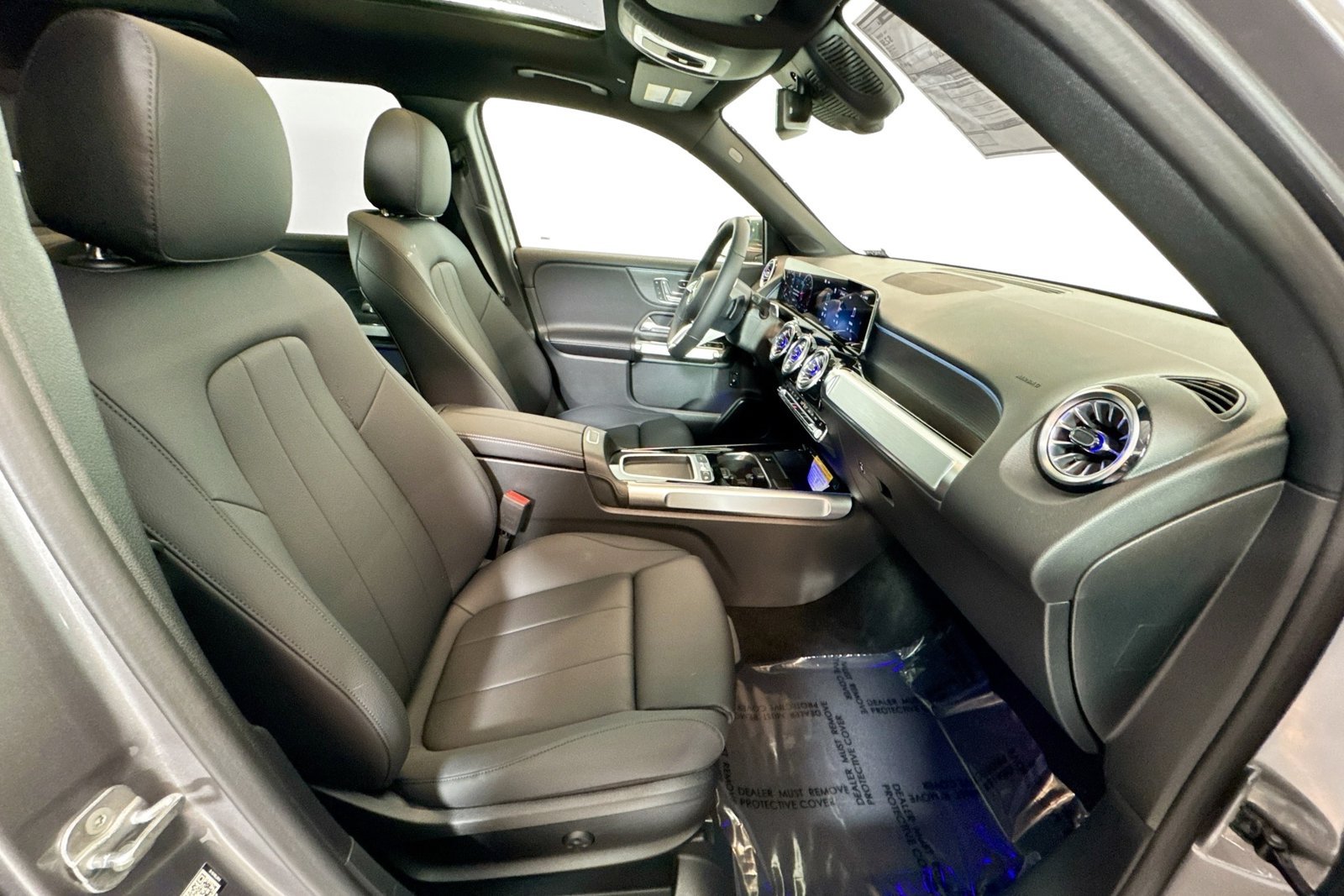 New 2026 Mountain Grey Metallic Mercedes-Benz GLB 250 image 28
