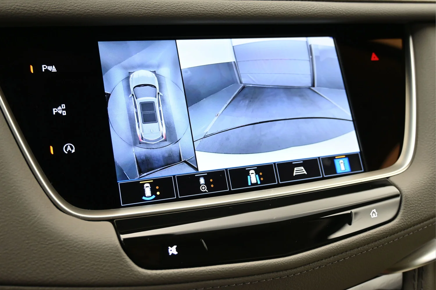Used 2024 White Cadillac Premium Luxury image 13