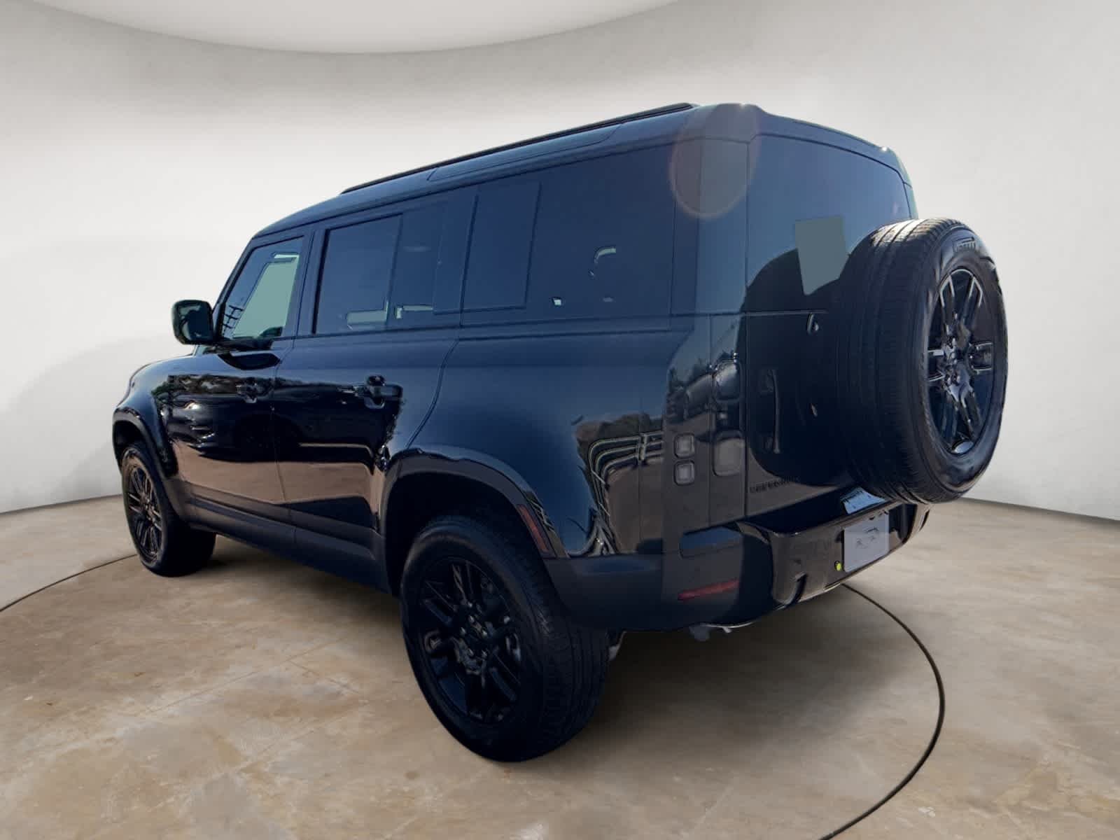 New 2026 Santorini Black LAND ROVER S image 3