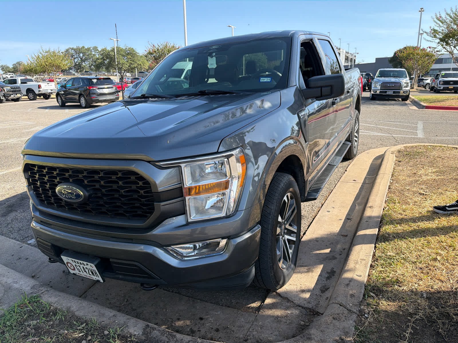 Certified Used 2022 Light Blue Clearcoat Metallic Ford XL image 2