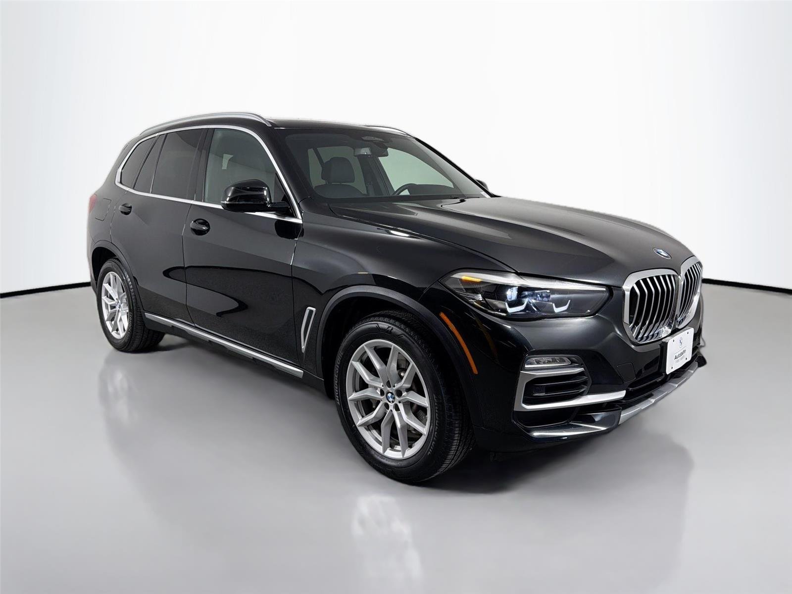 Used 2019 Black Sapphire Metallic BMW xDrive40i image 3