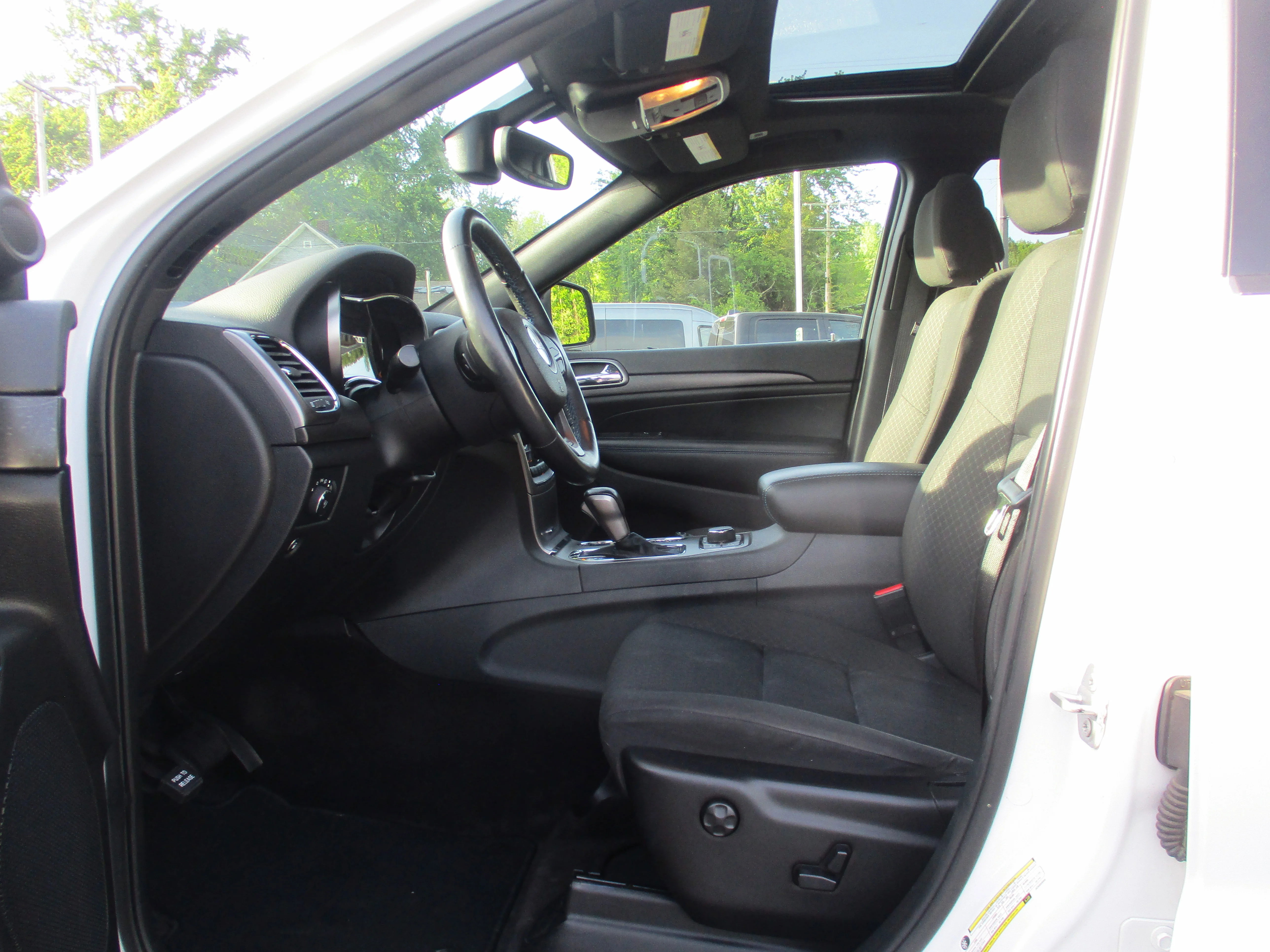 Used 2018 Bright White Clearcoat Jeep Upland image 27