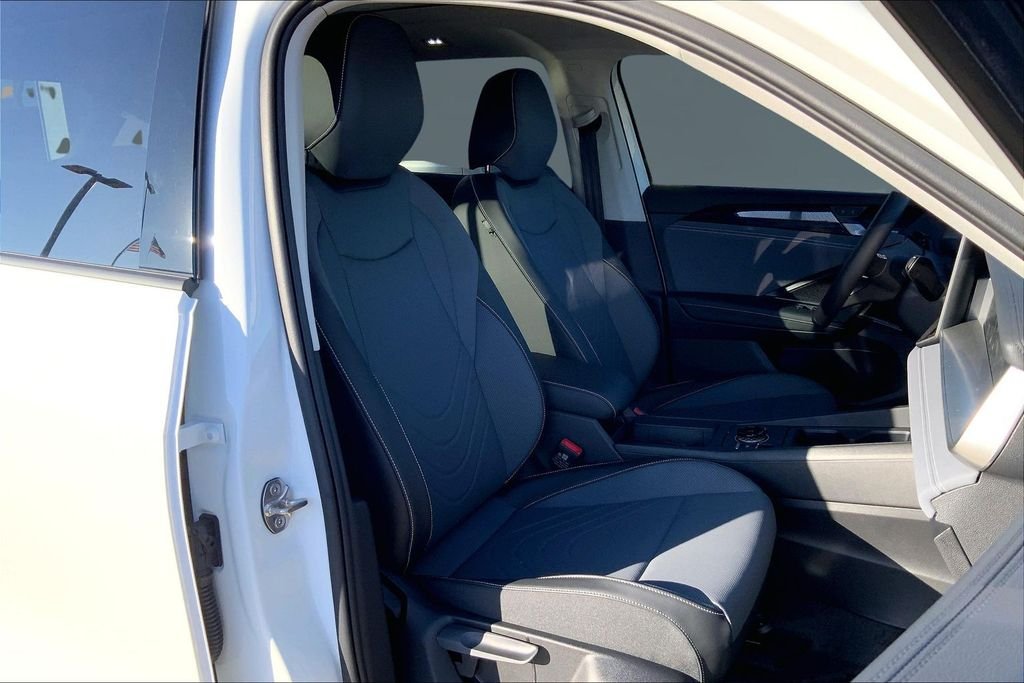 New 2026 Pure White Volkswagen 2.0T SE image 11