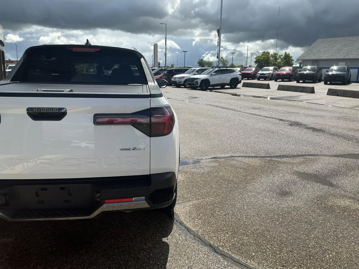 Used 2024 White Hyundai Preferred image 34