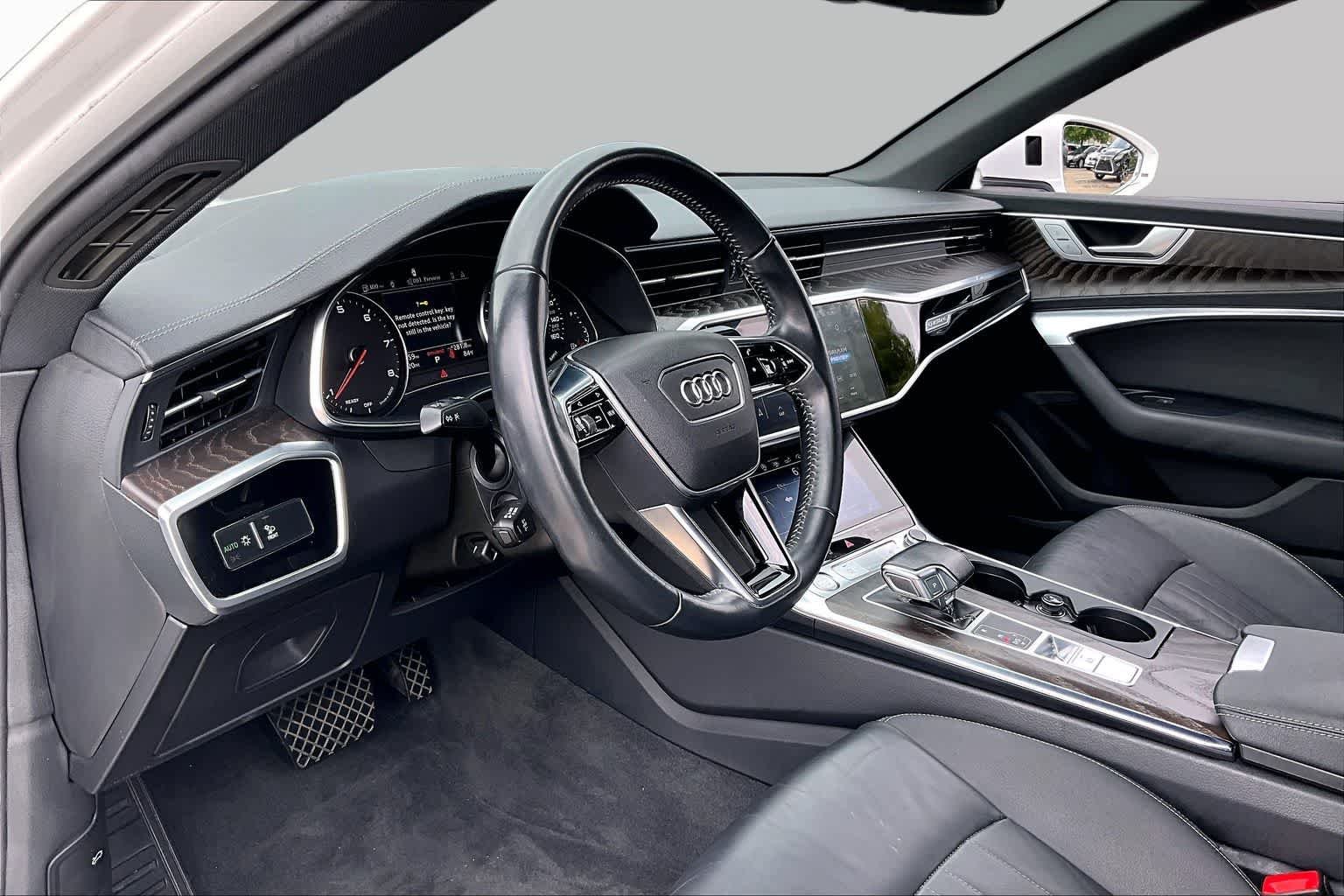 Used 2019 Ibis White Audi Premium image 16