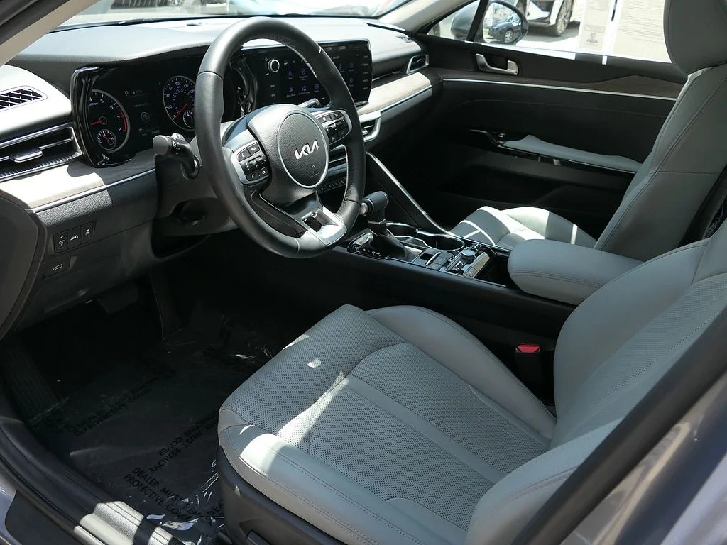 Used 2023 Silver Kia EX image 10