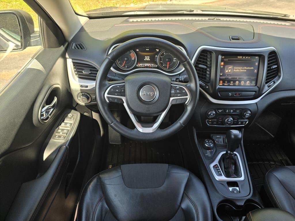 Used 2016 Gray Jeep Trailhawk image 13