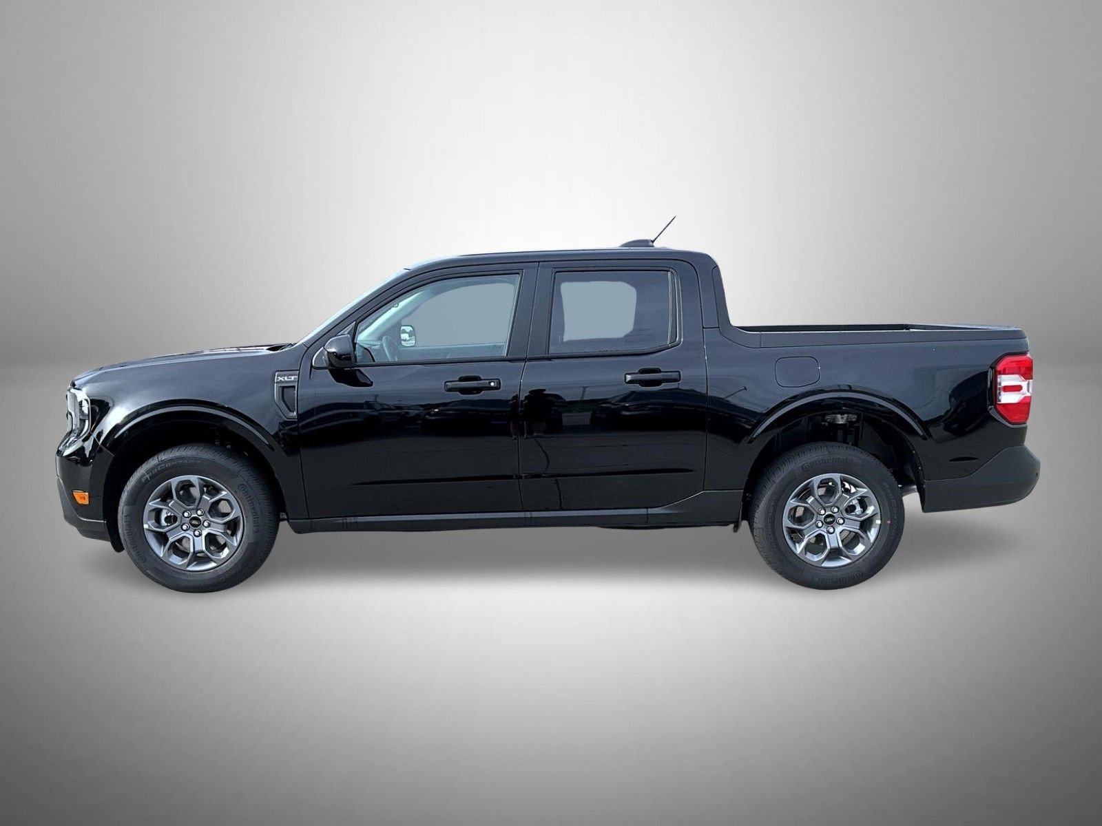 New 2026 Shadow Black Ford XLT image 8