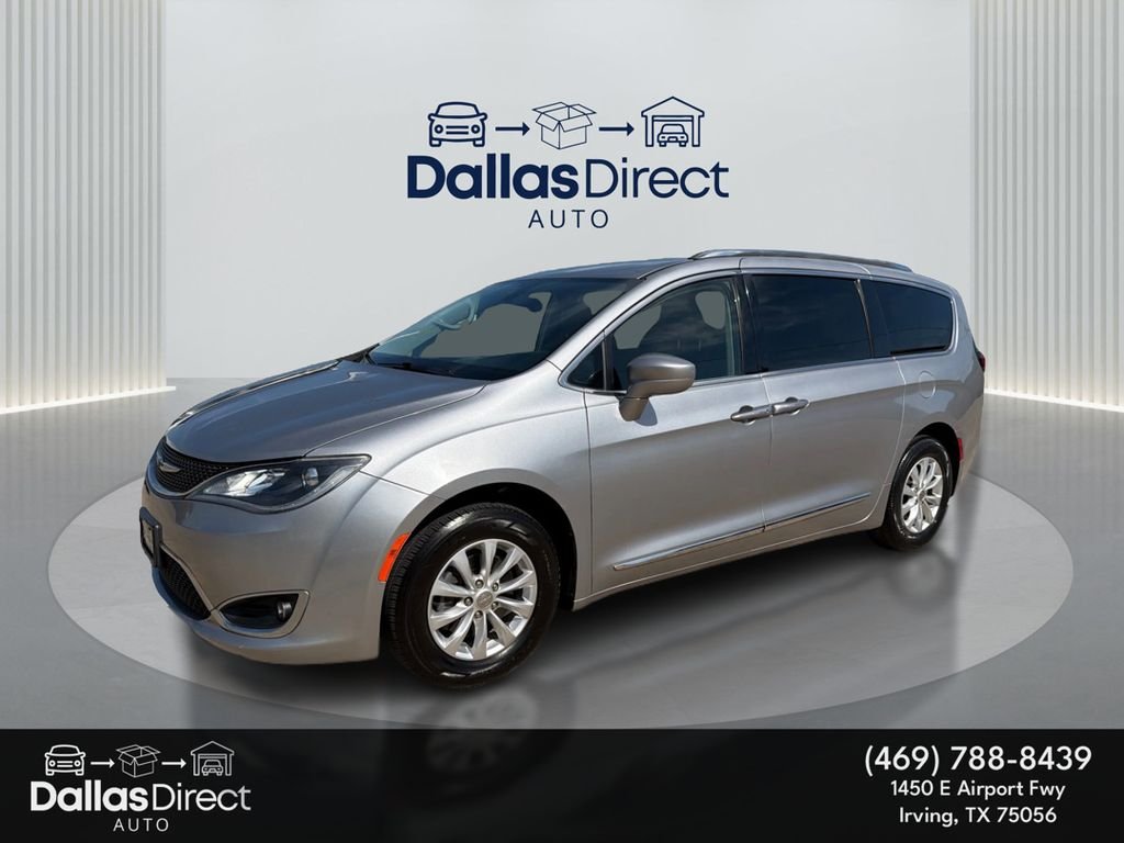 Used 2018 Billet Silver Metallic Clearcoat Chrysler Touring L image 1