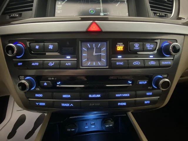 Used 2015 Beige Hyundai 3.8 image 19