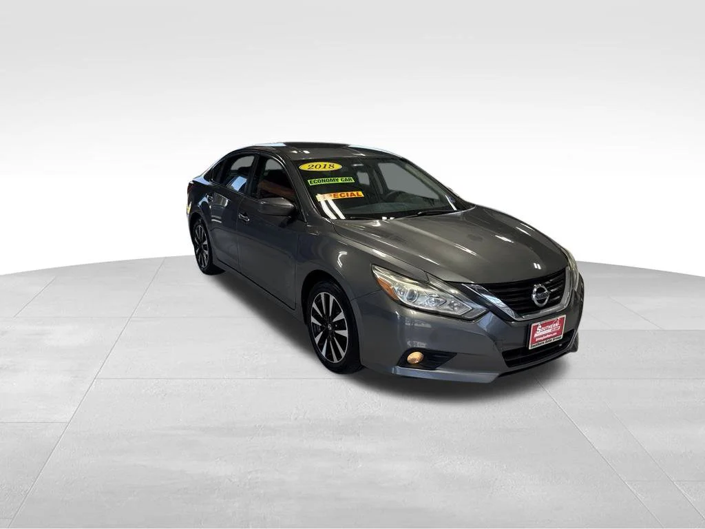 Used 2018 Gray Nissan 2.5 SV image 12