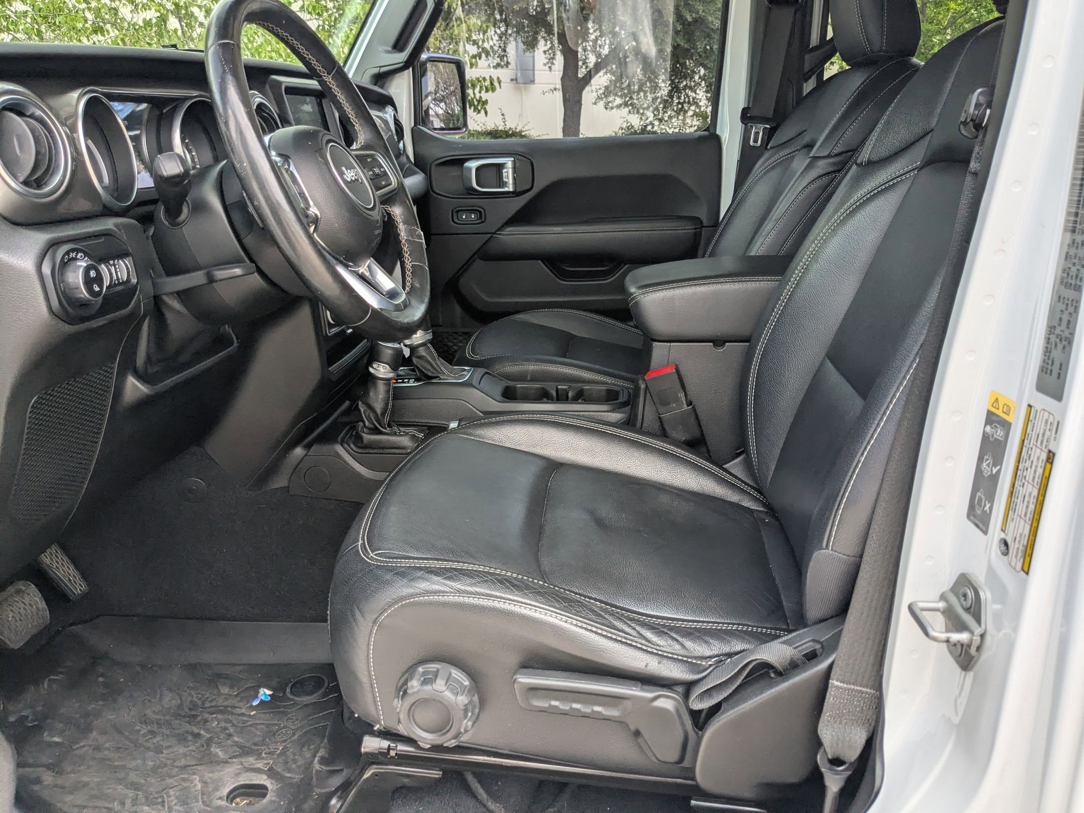 Used 2020 Bright White Clearcoat Jeep Overland image 9