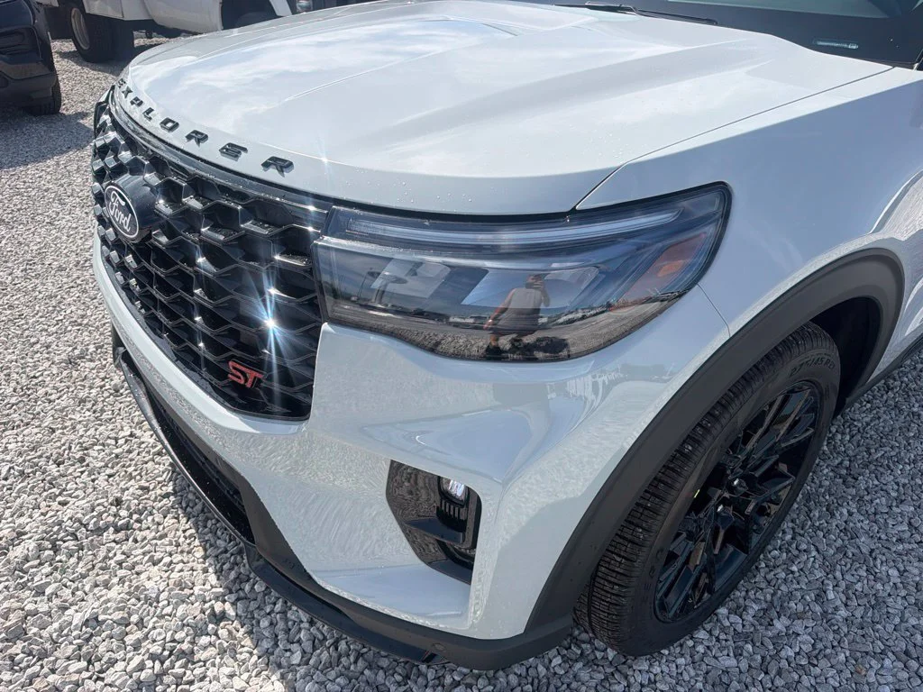 New 2027 Avalanche Gray Ford ST image 13