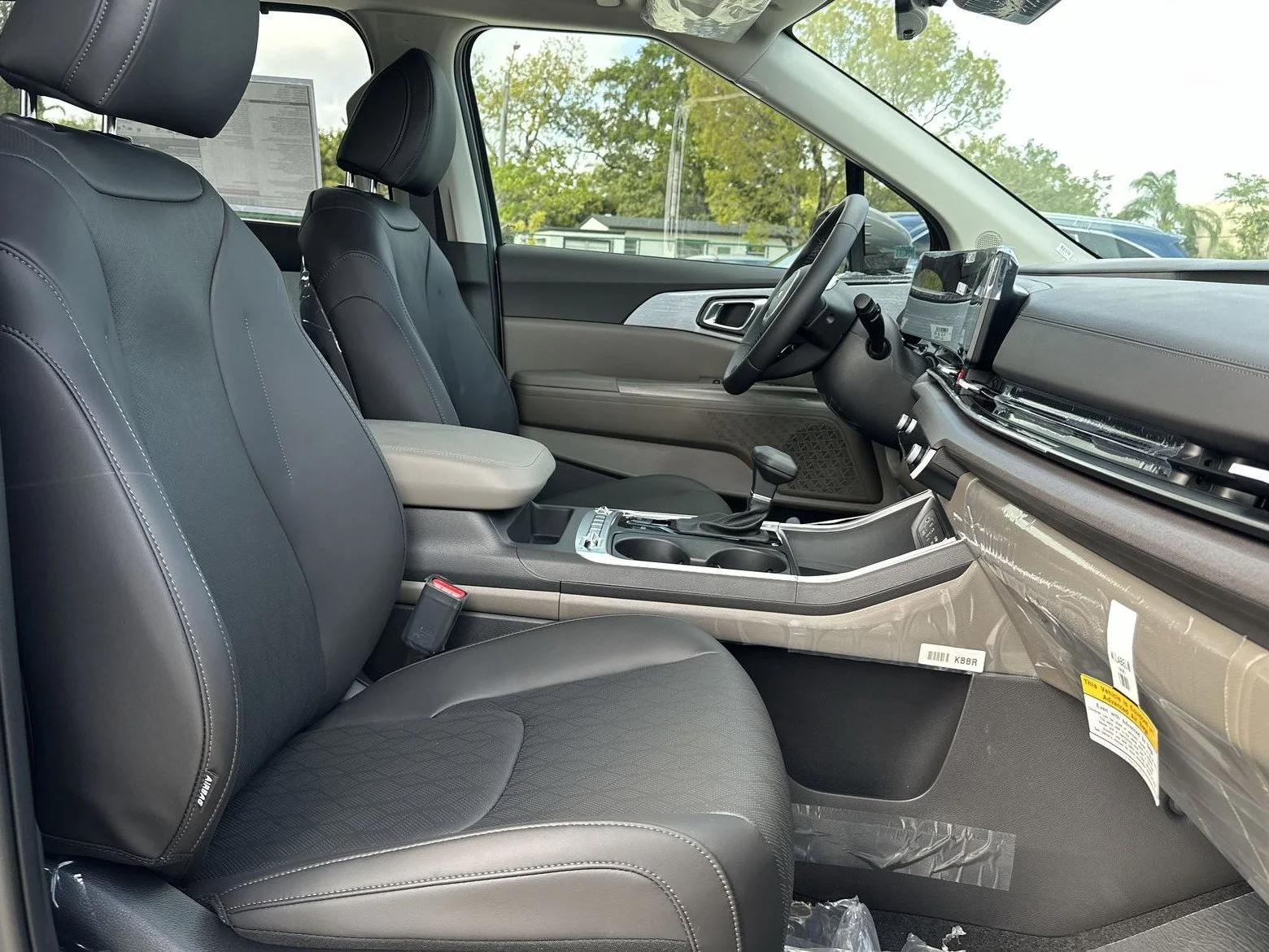 New 2026 Ceramic Silver Kia SX image 25