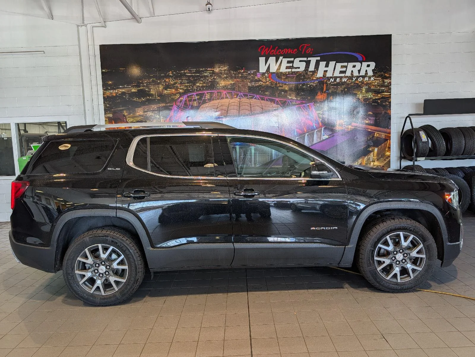 Used 2023 Ebony Twilight Metallic GMC SLE image 9
