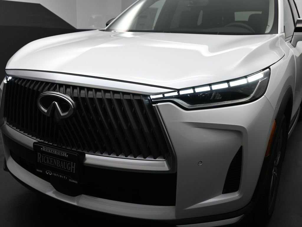 Used 2026 White INFINITI LUXE image 23