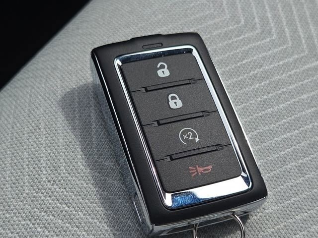 New 2026 Sting-Gray Clearcoat Jeep Laredo image 39