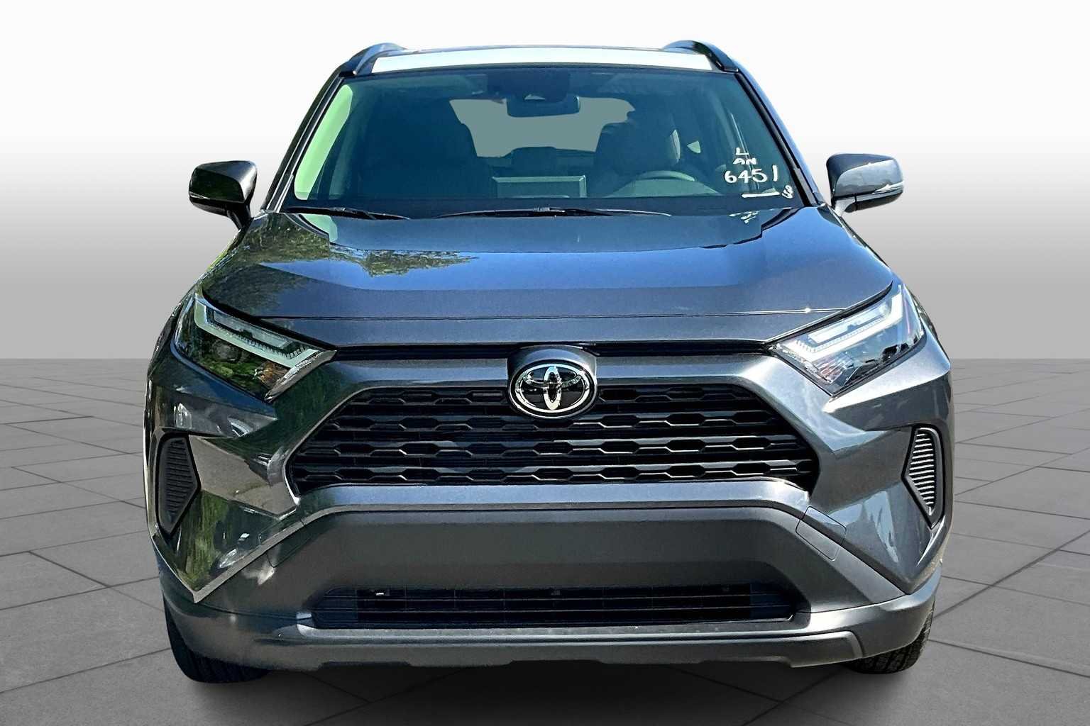 Used 2025 Magnetic Gray Metallic Toyota Hybrid XLE image 3