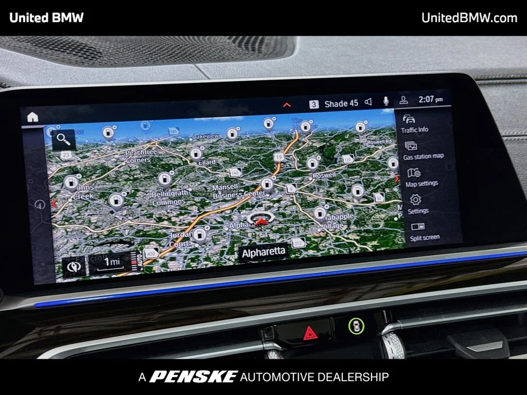 Used 2021 Black Sapphire Metallic BMW xDrive40i image 17