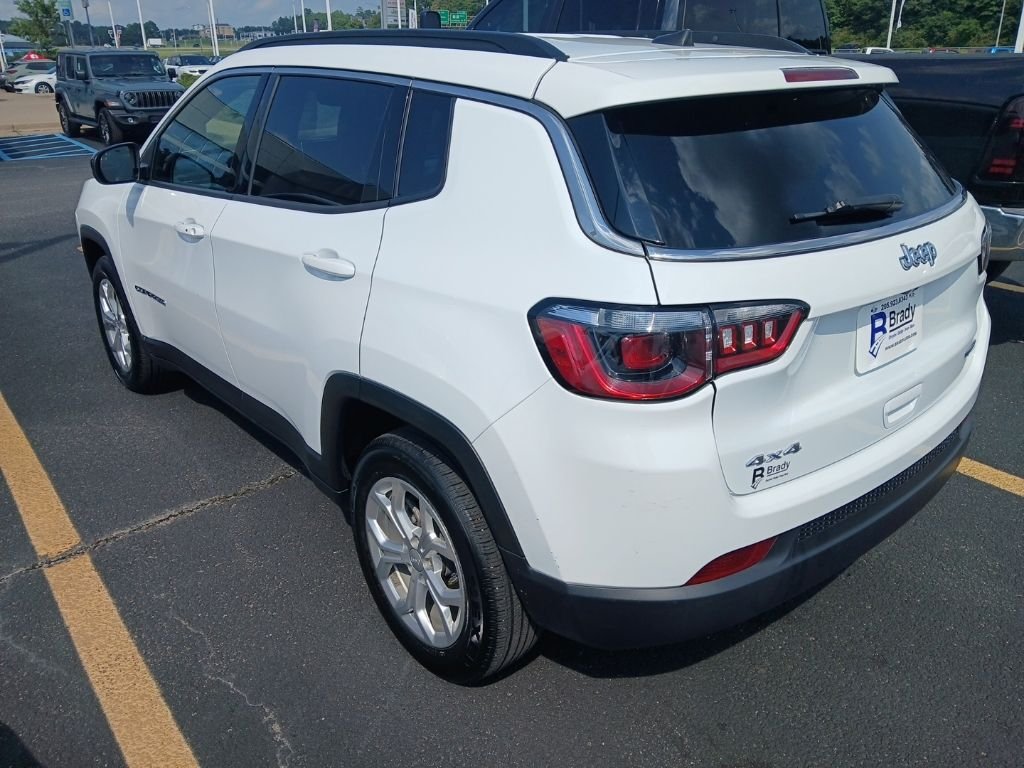 Used 2024 White Jeep Latitude image 3