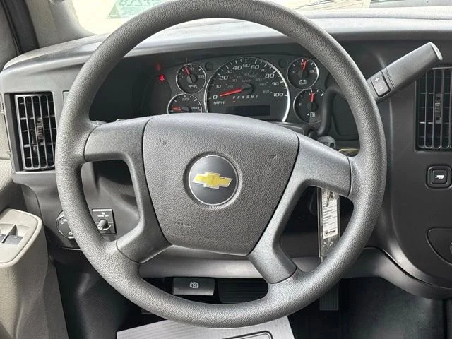 New 2026 Summit White Chevrolet 1WT image 12