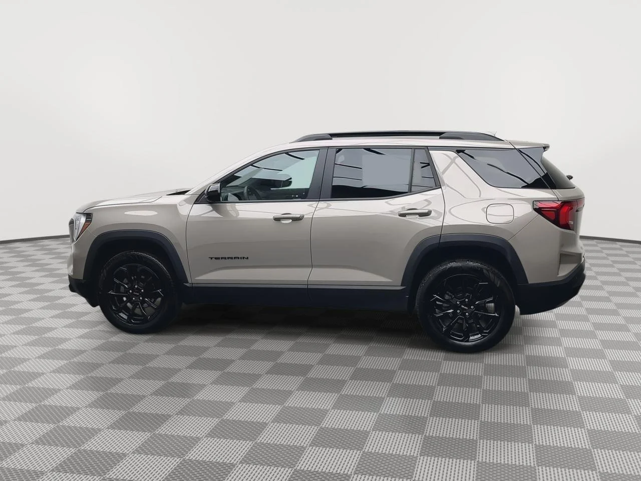 Used 2025 Riverstone Metallic GMC Elevation image 34