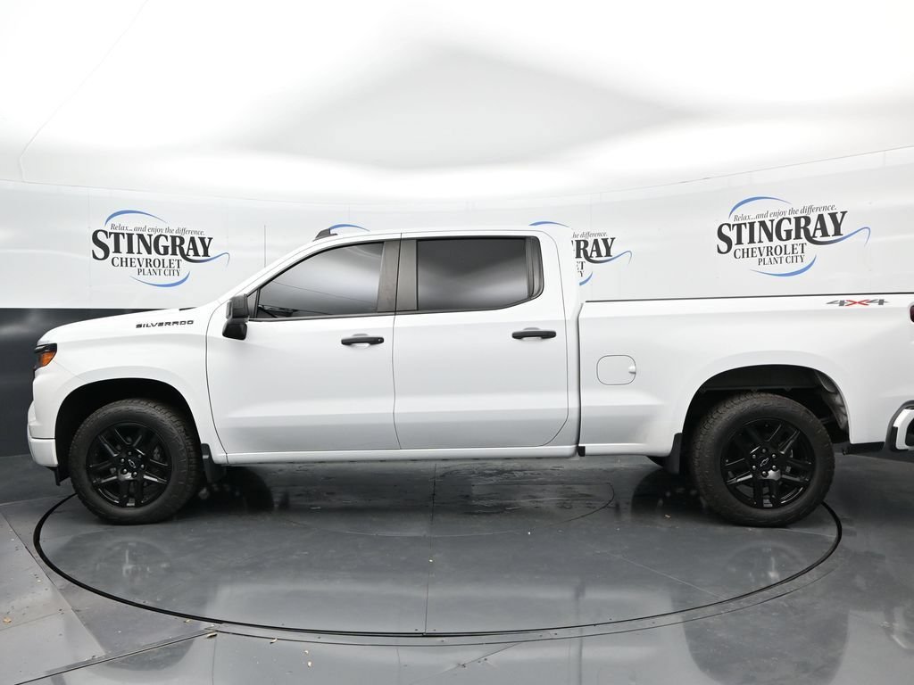 Used 2022 Summit White Chevrolet Custom image 4