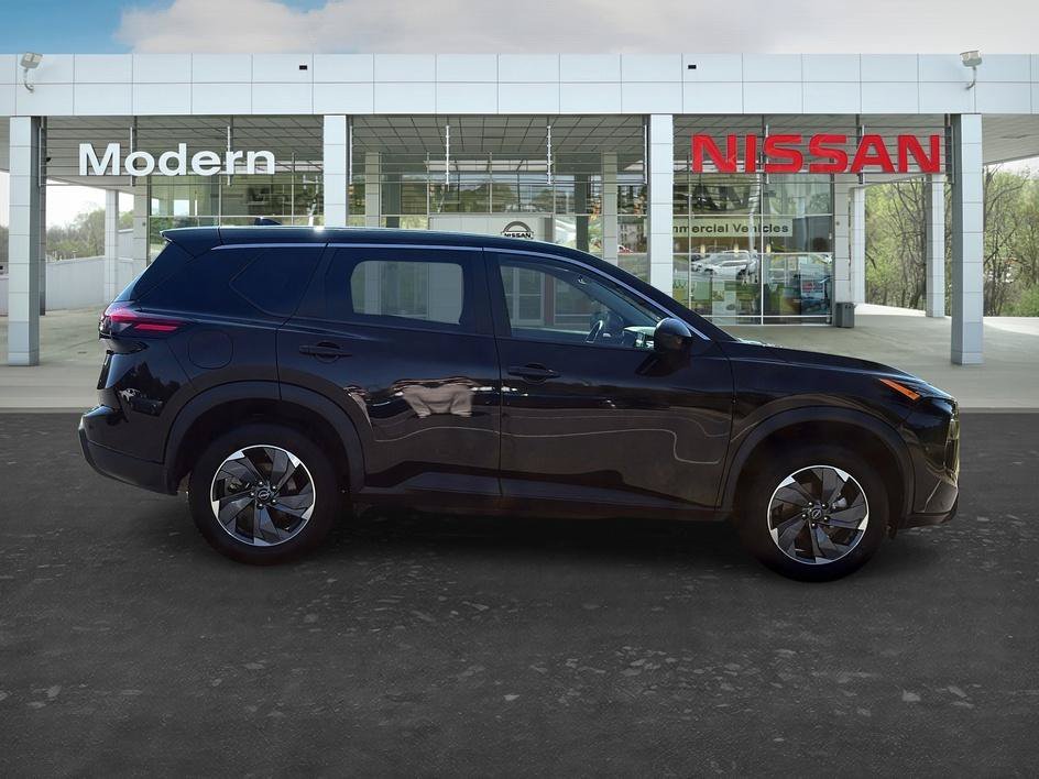Used 2025 Super Black Nissan SV image 6