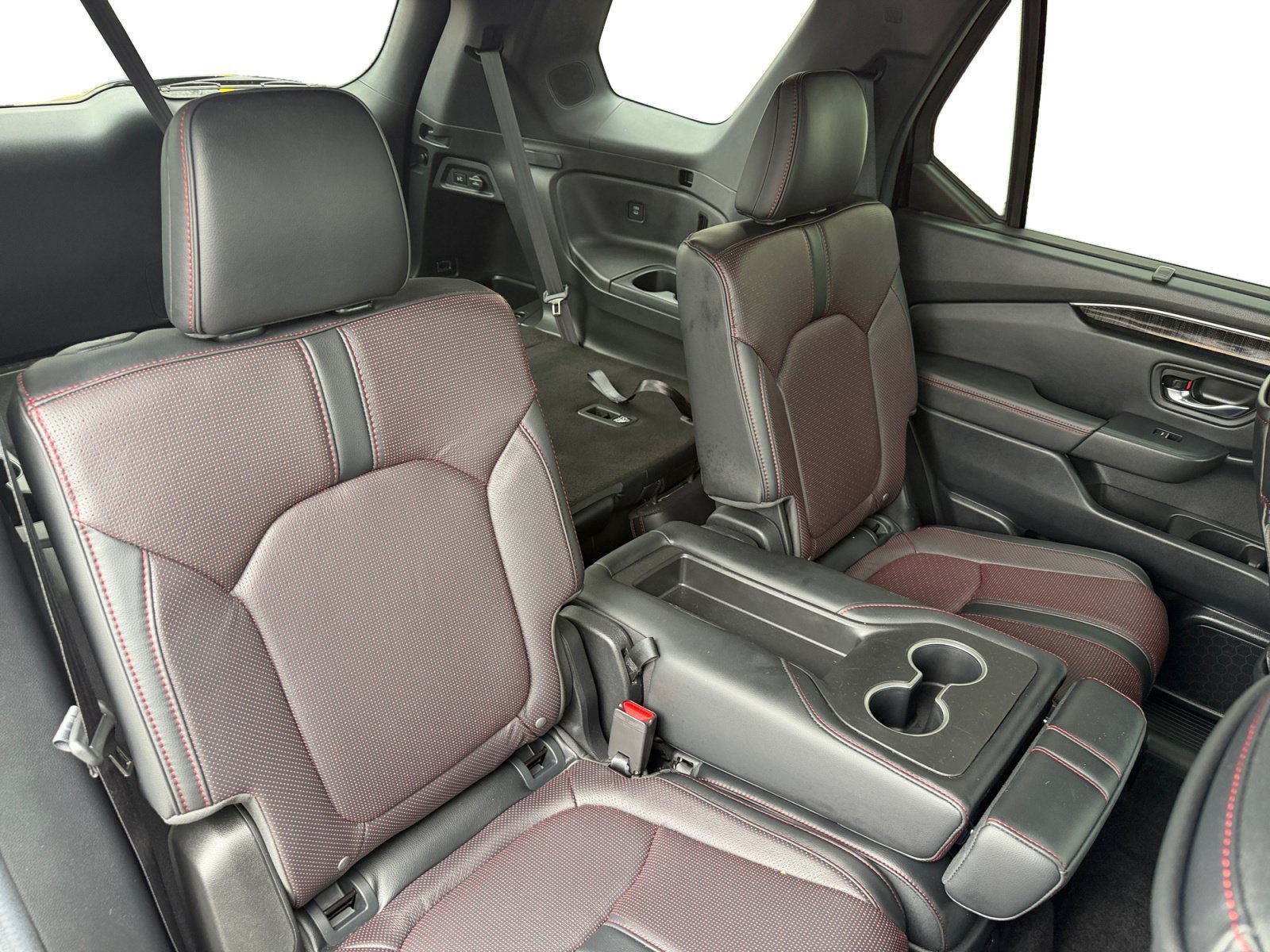 2025 Honda Pilot Black Edition - Photo 35