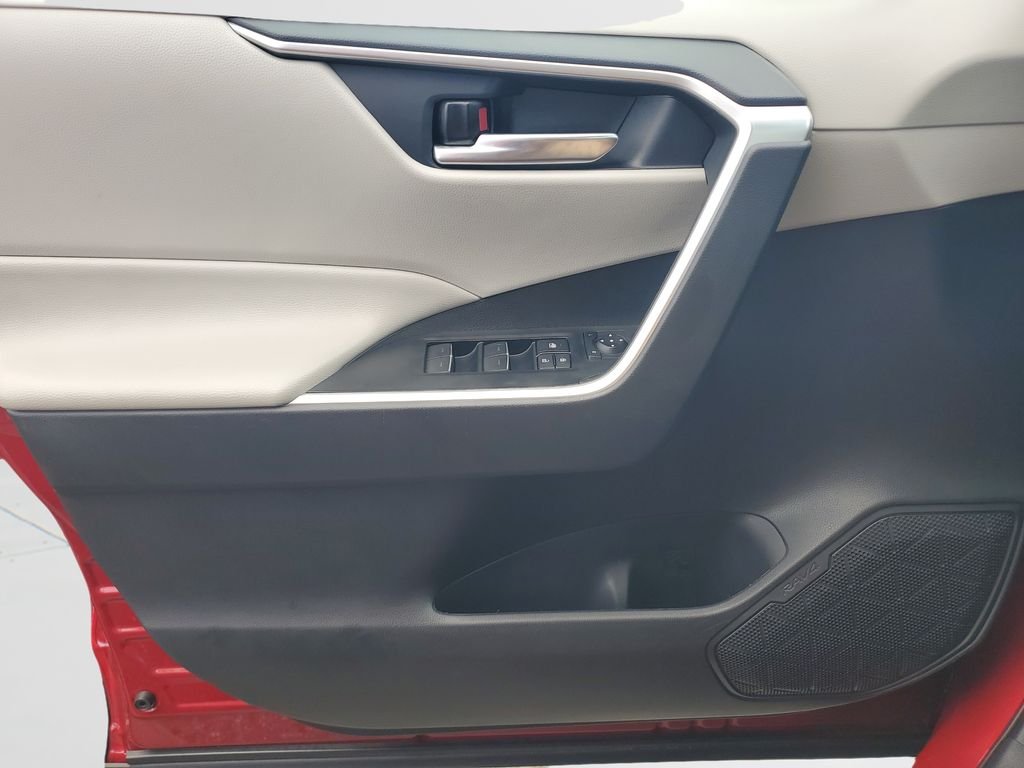 Used 2025 Red Toyota XLE Premium image 19