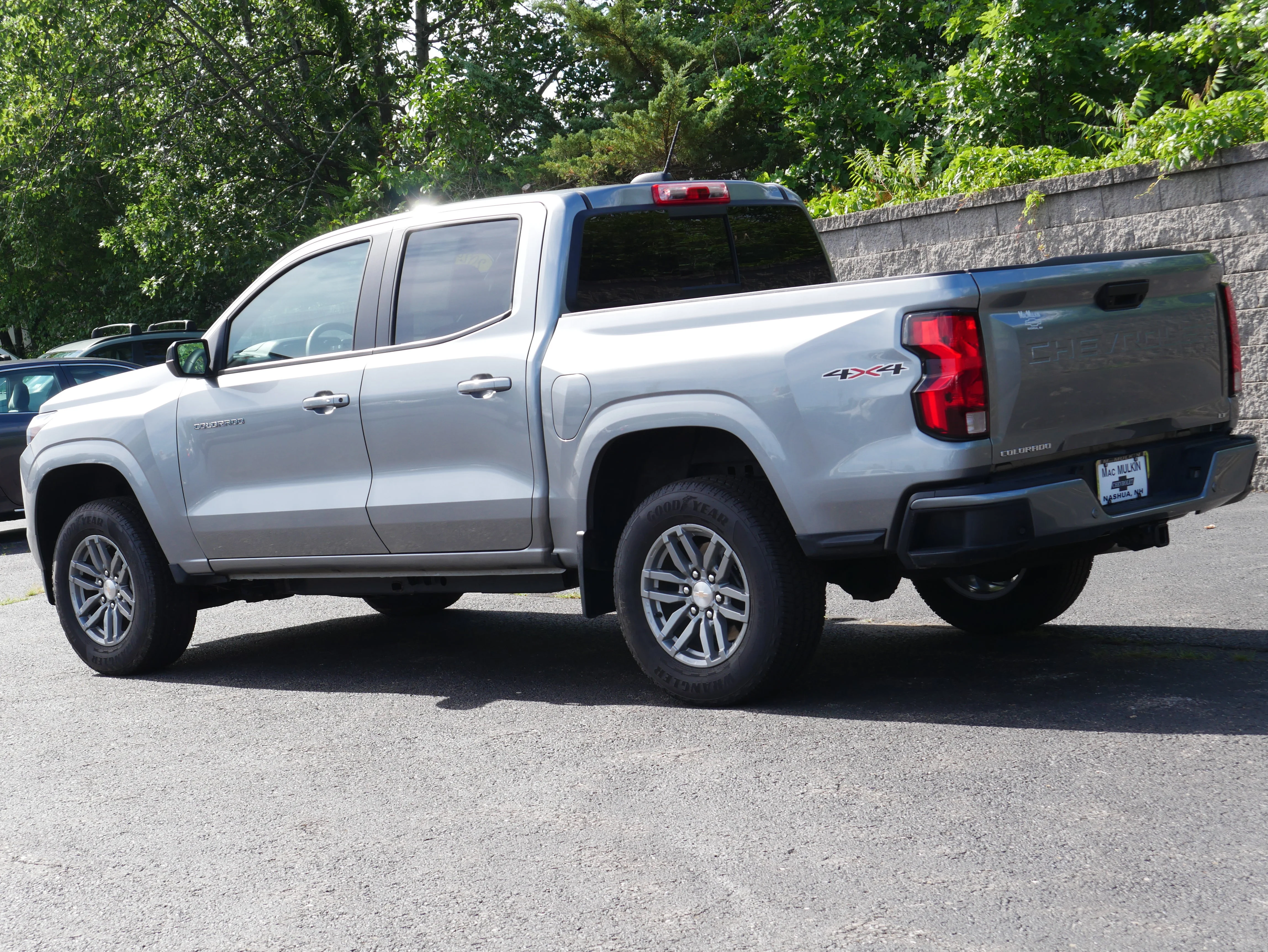 2024 Chevrolet Colorado LT - Photo 4