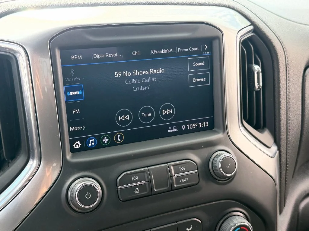 Used 2022 White Chevrolet LT image 21