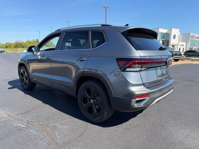 New 2027 Platinum Gray Metallic Volkswagen 1.5T SEL image 5