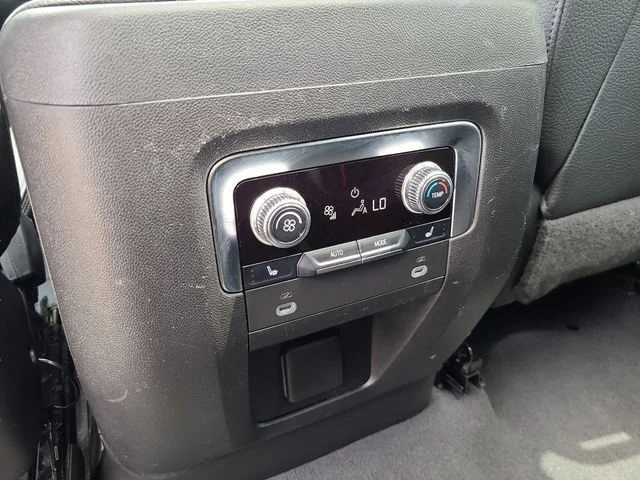 Used 2024 Onyx Black GMC Denali image 11