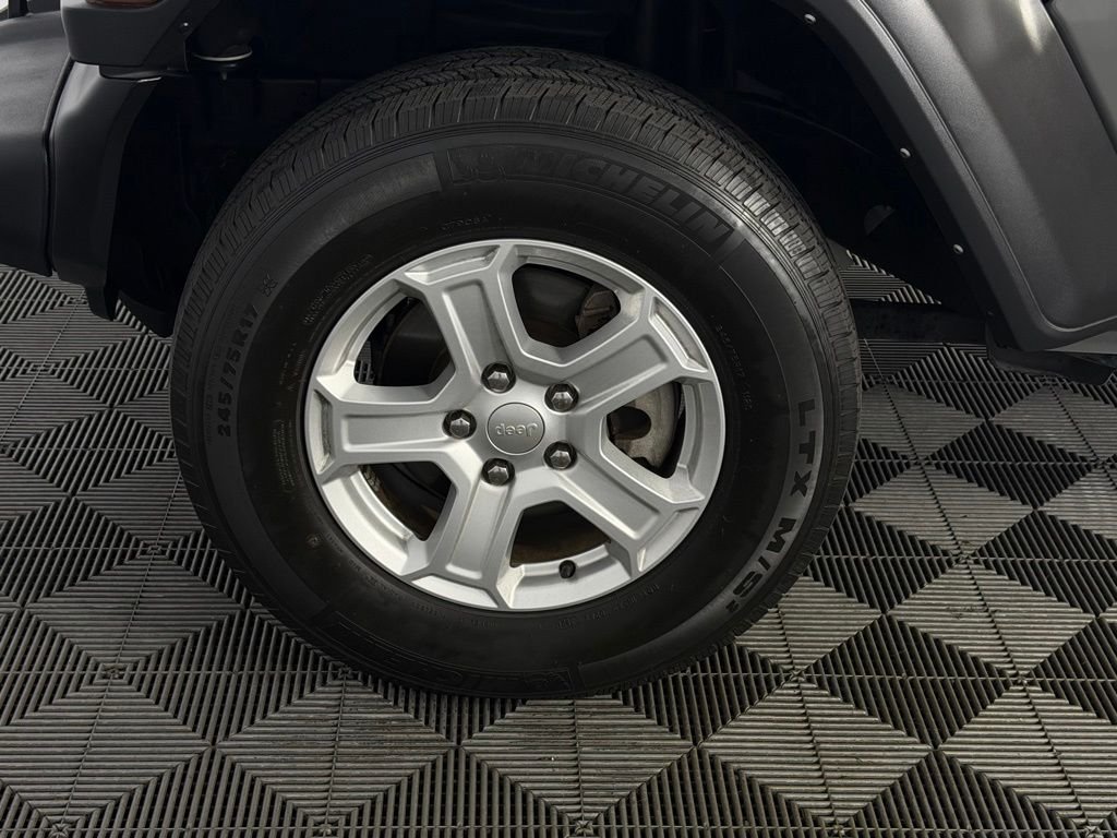 Used 2021 Gray Clearcoat Jeep Unlimited Sport S image 11