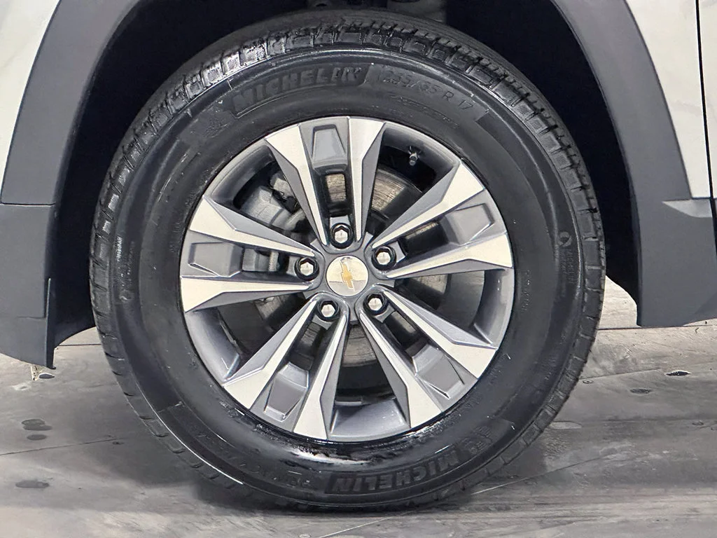 Used 2025 Gray Chevrolet LT image 35