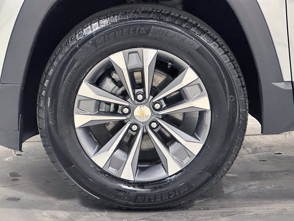 Used 2025 Gray Chevrolet LT image 35