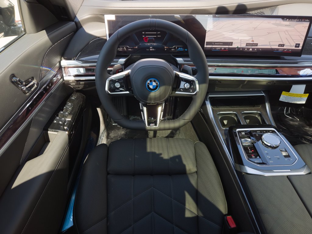 New 2026 Black Sapphire Metallic BMW 750e xDrive image 15